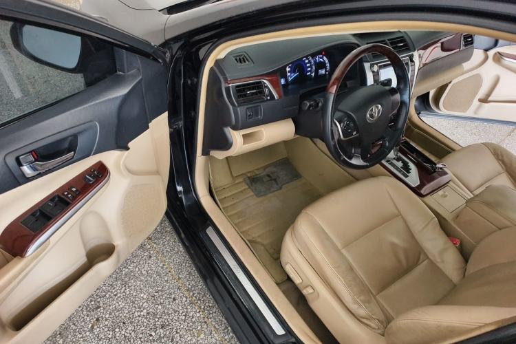 Used Toyota Camry 2013 2.0G Comfort Edition Interior 3