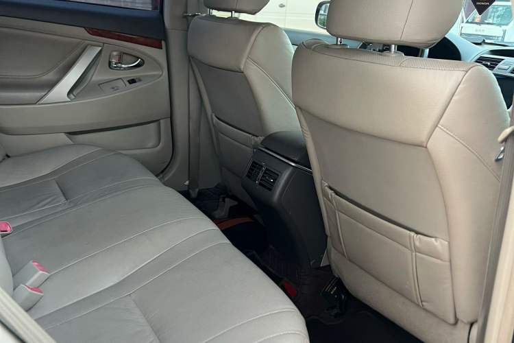 Used Toyota Camry 2013 200G Classic Luxury Edition Interior 3