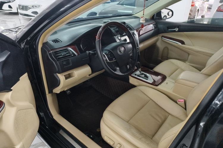 Used Toyota Camry 2013 2.0G Comfort Edition Interior 3