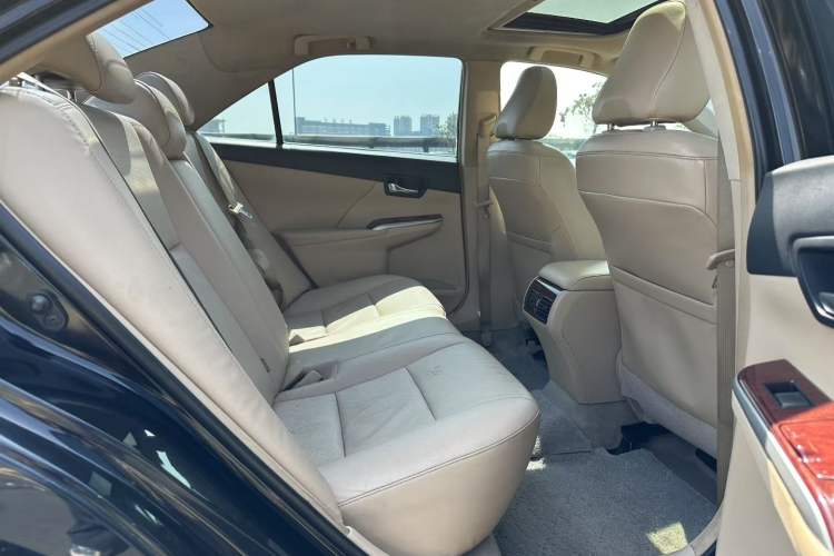 Used Toyota Camry 2013 2.0G Comfort Edition Interior 3