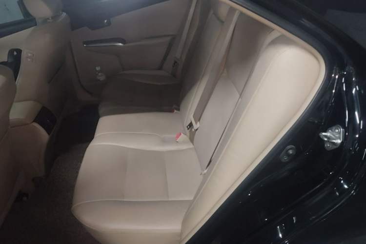 Used Toyota Camry 2013 2.5G Comfort Edition Interior 4