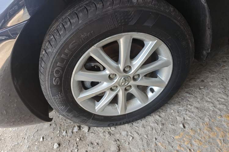 Used Toyota Camry 2013 200E Classic Elite Edition Left Front Wheel Hub