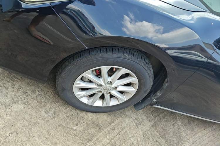 Used Toyota Camry 2013 2.5G Comfort Edition Left Front Wheel Hub