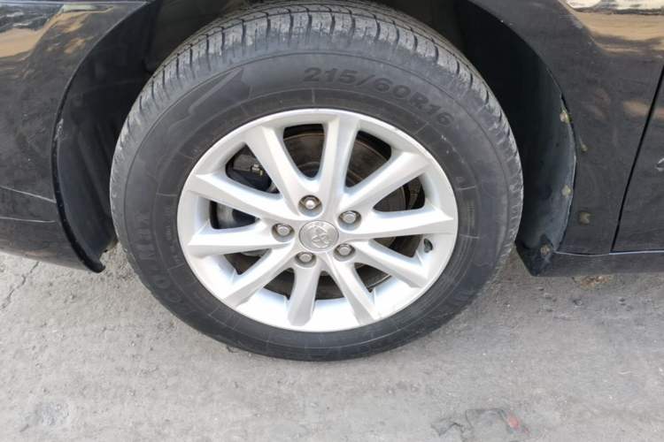 Used Toyota Camry 2013 200G Classic Luxury Edition Left Front Wheel Hub