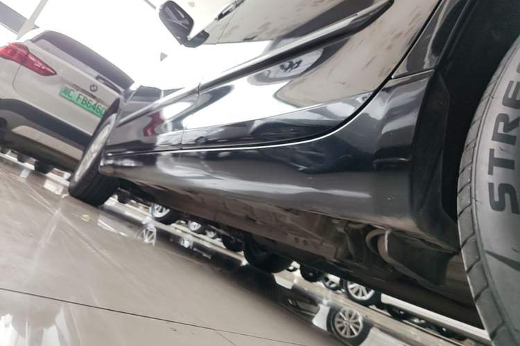 Used Toyota Camry 2013 200G Classic Luxury Edition Left Side Sill