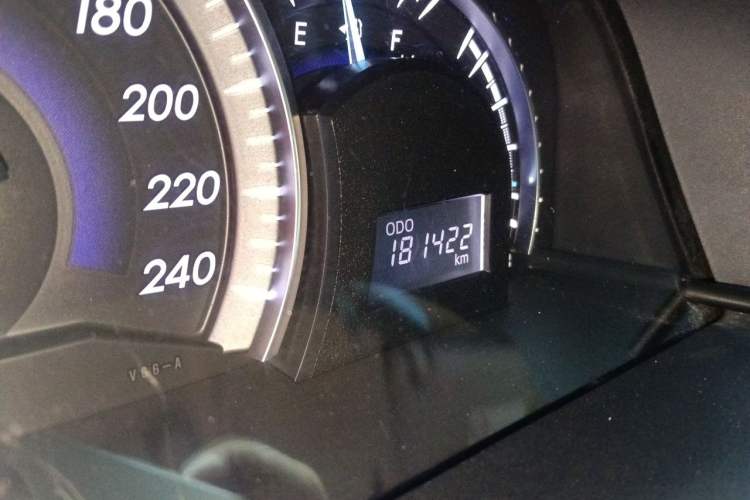 Used Toyota Camry 2013 2.0G Comfort Edition Odometer Close Up