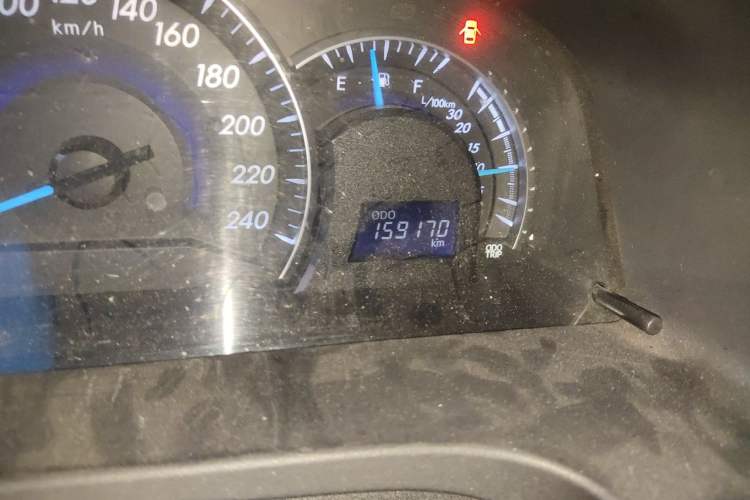 Used Toyota Camry 2013 2.5G Comfort Edition Odometer Close Up
