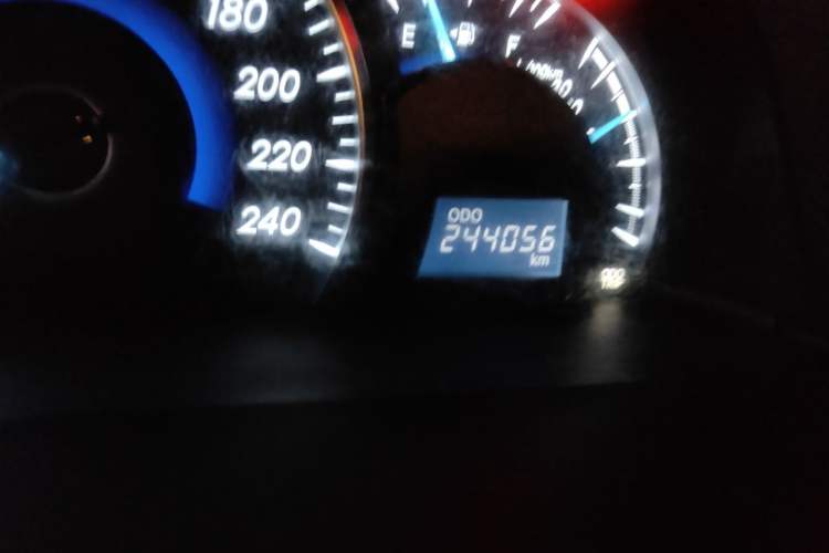 Used Toyota Camry 2013 2.0G Comfort Edition Odometer Close Up