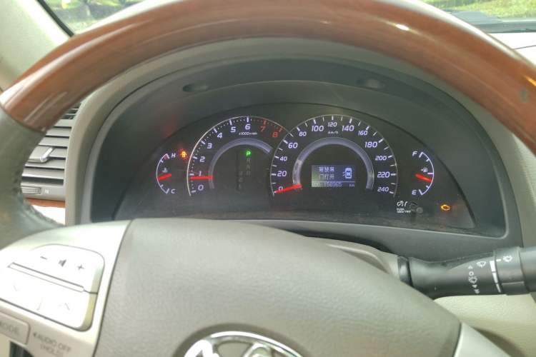 Used Toyota Camry 2013 200G Classic Luxury Edition Odometer Close Up