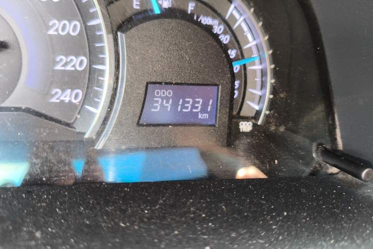 Used Toyota Camry 2013 2.0G Comfort Edition Odometer Close Up