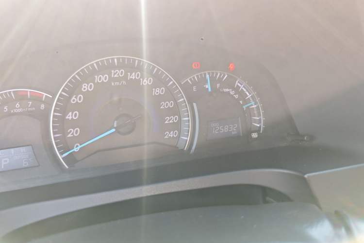 Used Toyota Camry 2013 2.0G Comfort Edition Odometer Close Up