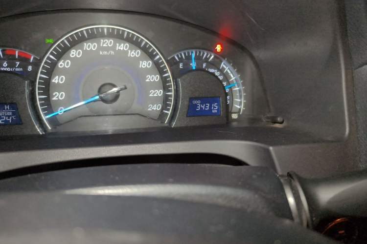 Used Toyota Camry 2013 2.0G Comfort Edition Odometer Close Up