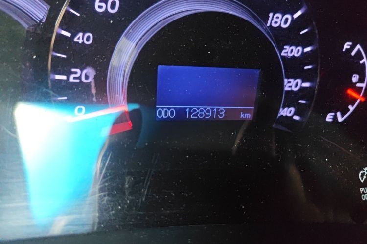 Used Toyota Camry 2013 200G Classic Luxury Edition Odometer Close Up