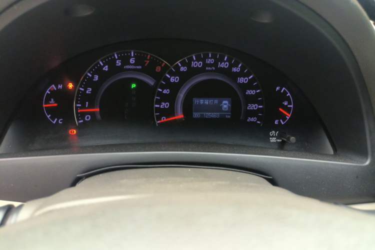 Used Toyota Camry 2013 200G Classic Luxury Edition Odometer Close Up