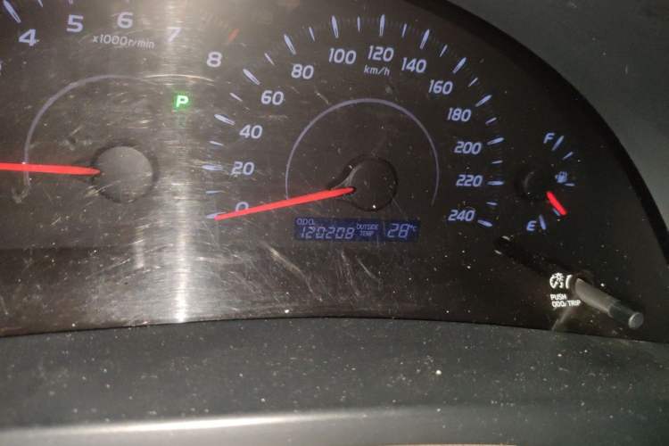 Used Toyota Camry 2013 200E Classic Elite Edition Odometer Close Up