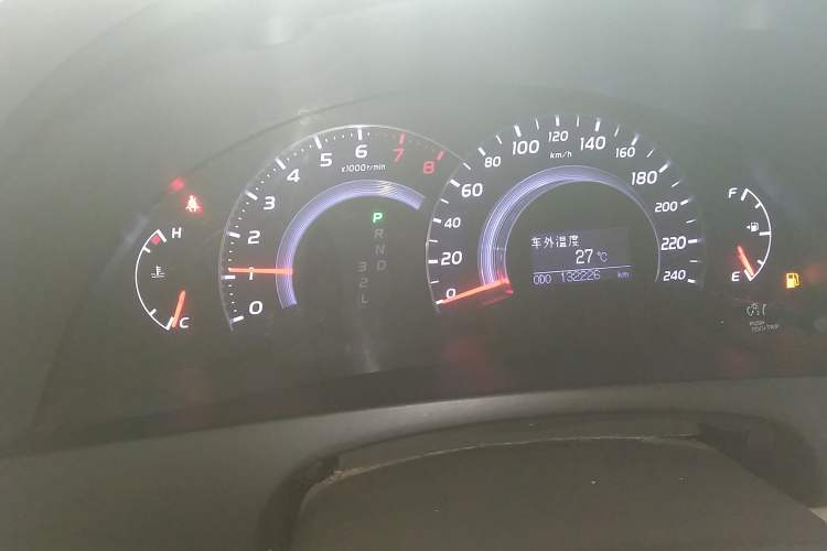 Used Toyota Camry 2013 200G Classic Luxury Edition Odometer Close Up