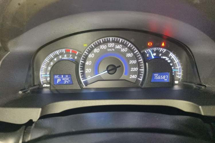 Used Toyota Camry 2013 2.0G Comfort Edition Odometer Close Up