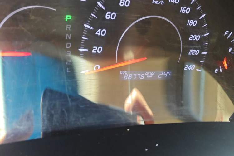 Used Toyota Camry 2013 200E Classic Elite Edition Odometer Close Up