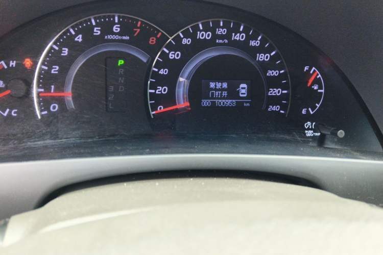 Used Toyota Camry 2013 200G Classic Luxury Edition Odometer Close Up