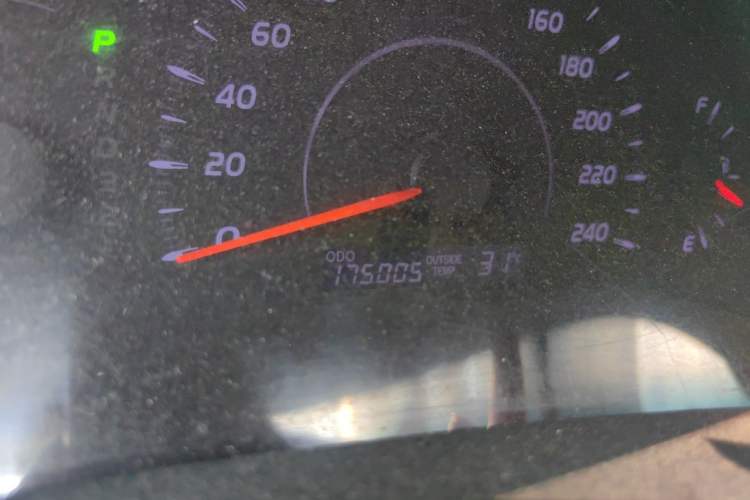 Used Toyota Camry 2013 200E Classic Elite Edition Odometer Close Up