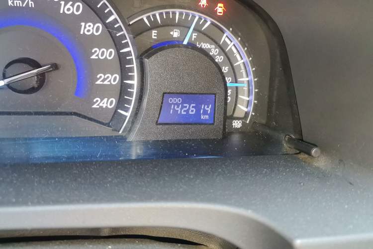 Used Toyota Camry 2013 2.0G Comfort Edition Odometer Close Up