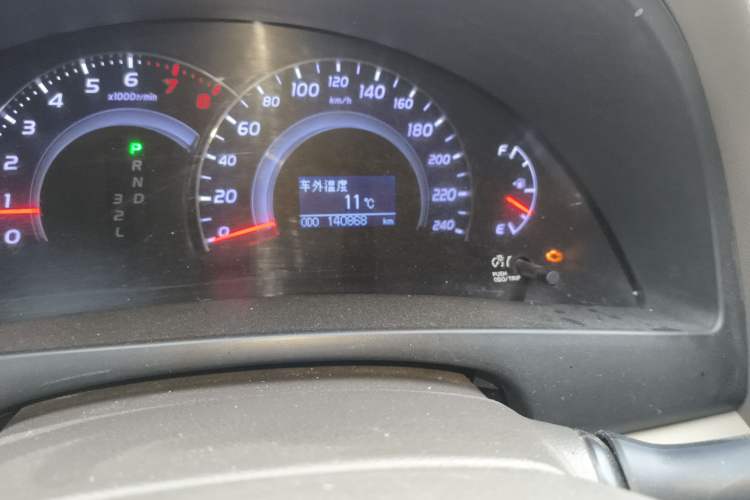 Used Toyota Camry 2013 200G Classic Luxury Edition Odometer Close Up
