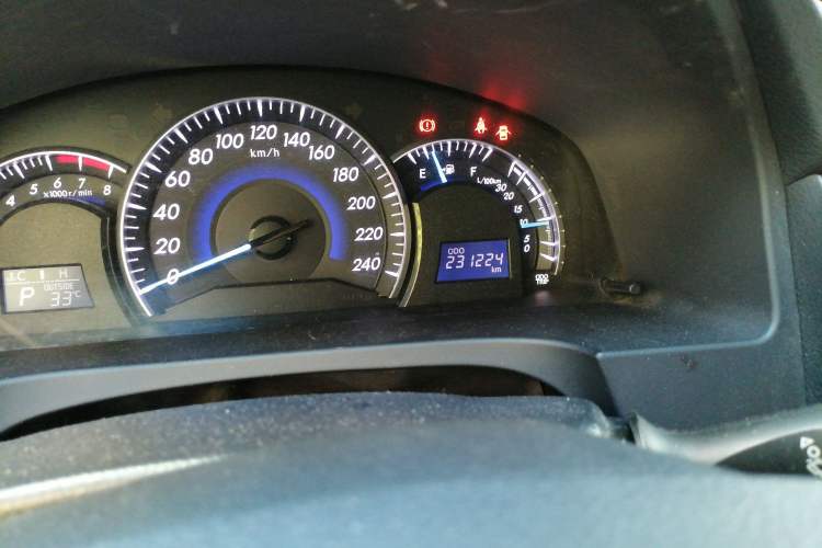 Used Toyota Camry 2013 2.5G Comfort Edition Odometer Close Up