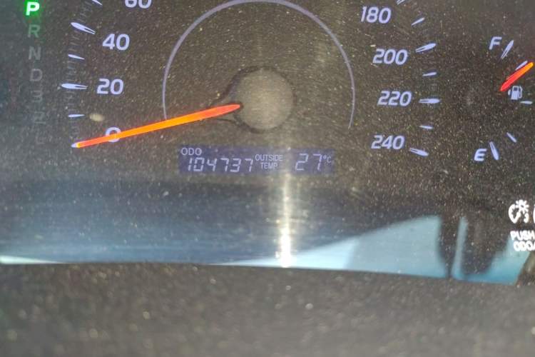 Used Toyota Camry 2013 2.0E Elite Edition Odometer Close Up