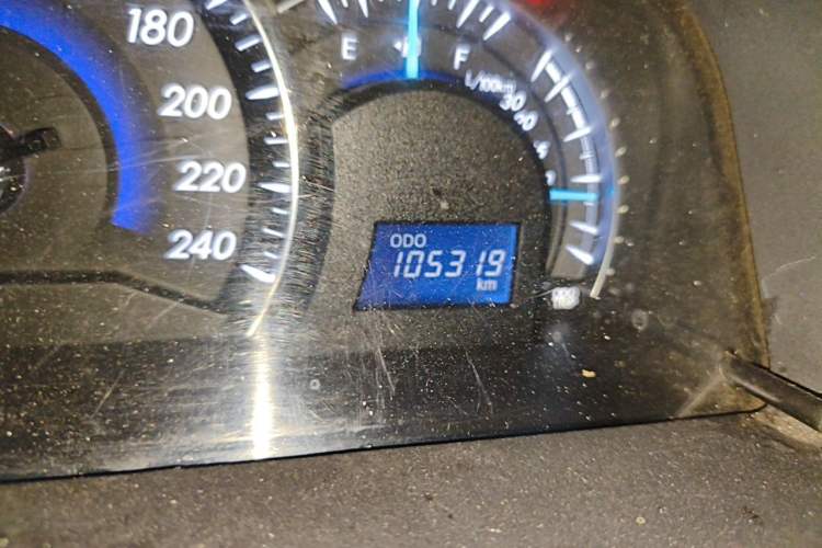 Used Toyota Camry 2013 2.0G Comfort Edition Odometer Close Up