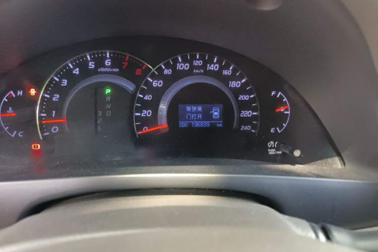 Used Toyota Camry 2013 200G Classic Luxury Edition Odometer Close Up