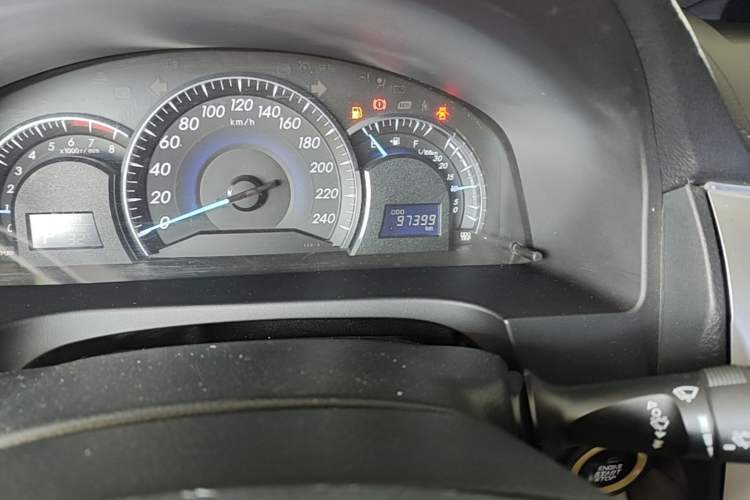 Used Toyota Camry 2013 2.5G Comfort Edition Odometer Close Up