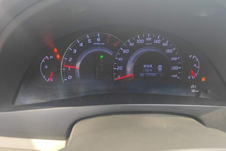 Used Toyota Camry 2013 200G Classic Luxury Edition Odometer Close Up