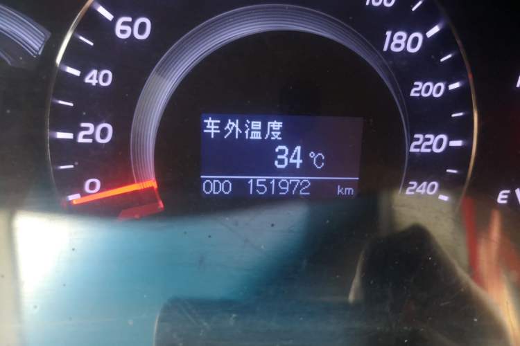 Used Toyota Camry 2013 200G Classic Luxury Edition Odometer Close Up