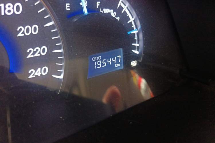 Used Toyota Camry 2013 2.5G Comfort Edition Odometer Close Up