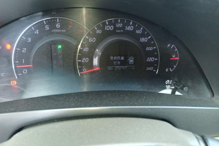 Used Toyota Camry 2013 200G Classic Luxury Edition Odometer Close Up