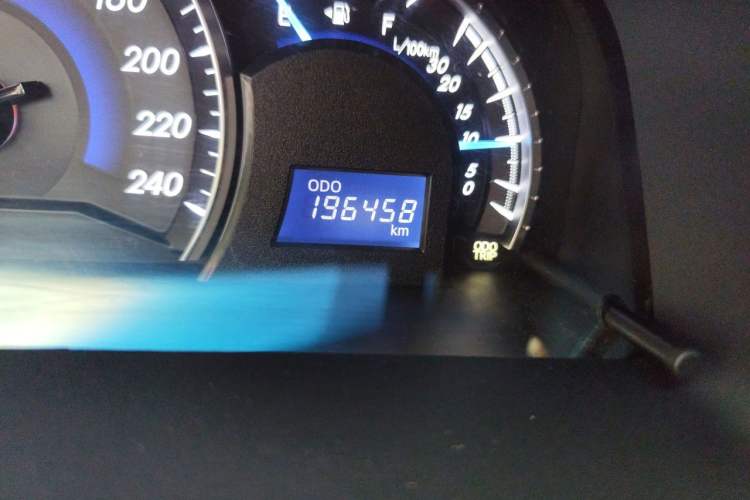 Used Toyota Camry 2013 2.5G Comfort Edition Odometer Close Up