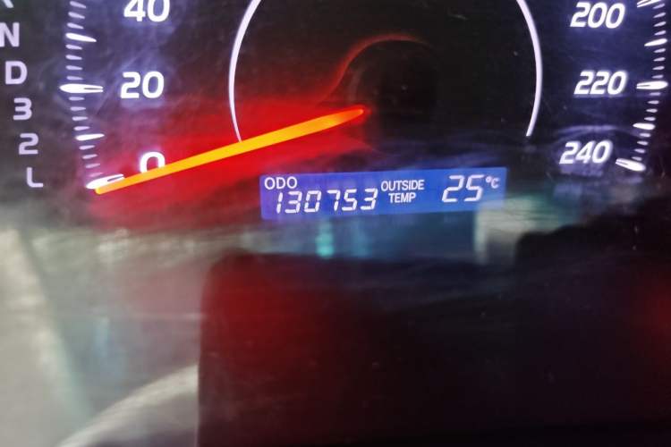 Used Toyota Camry 2013 200E Classic Elite Edition Odometer Close Up