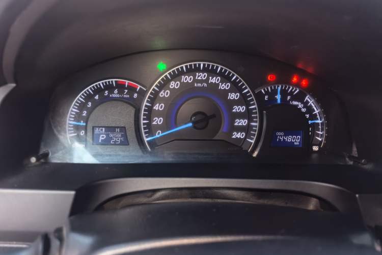 Used Toyota Camry 2013 2.0G Comfort Edition Odometer Close Up