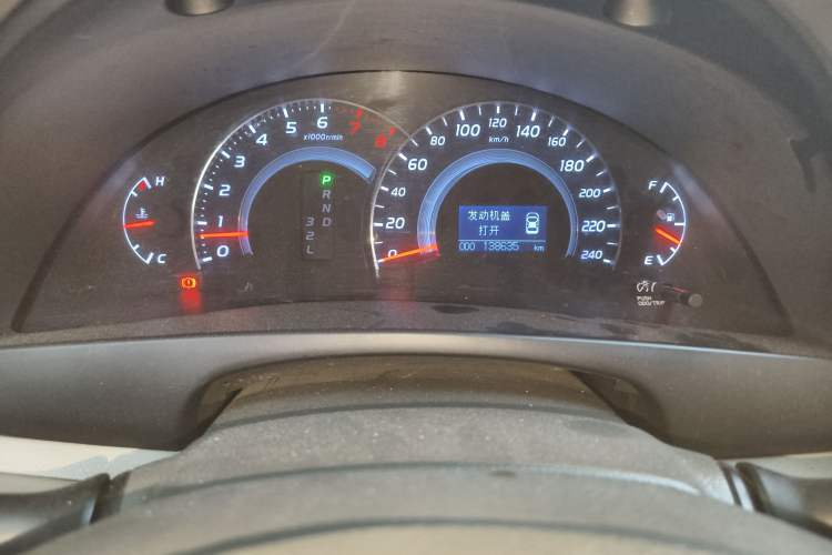 Used Toyota Camry 2013 200G Classic Luxury Edition Odometer Close Up