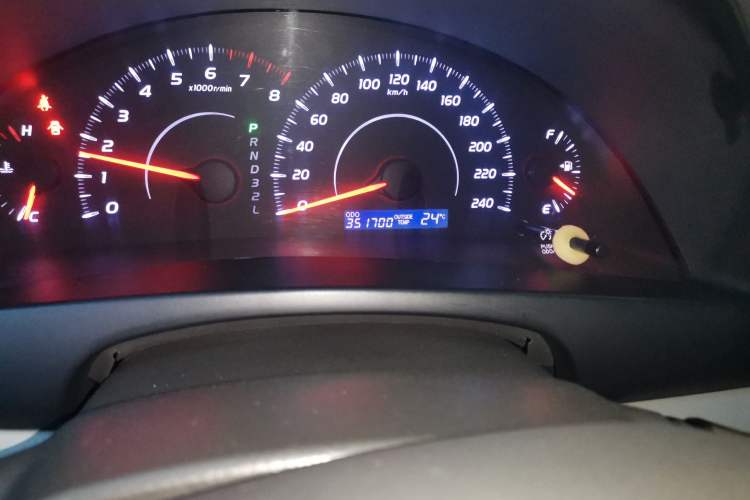 Used Toyota Camry 2013 200E Classic Elite Edition Odometer Close Up