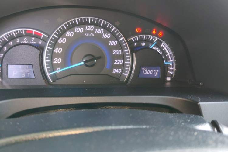 Used Toyota Camry 2013 2.0G Comfort Edition Odometer Close Up
