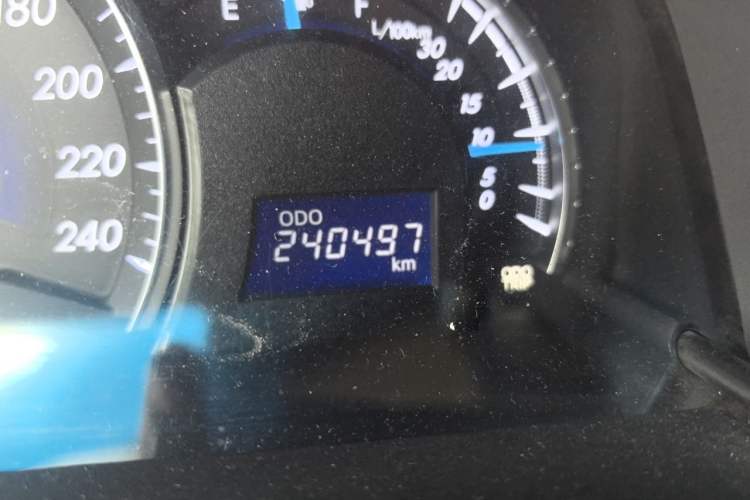 Used Toyota Camry 2013 2.0G Comfort Edition Odometer Close Up
