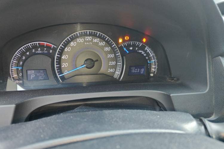 Used Toyota Camry 2013 2.0G Comfort Edition Odometer Close Up
