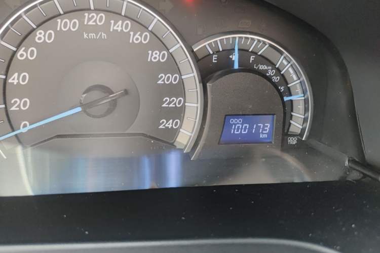 Used Toyota Camry 2013 200G Classic Luxury Edition Odometer Close Up