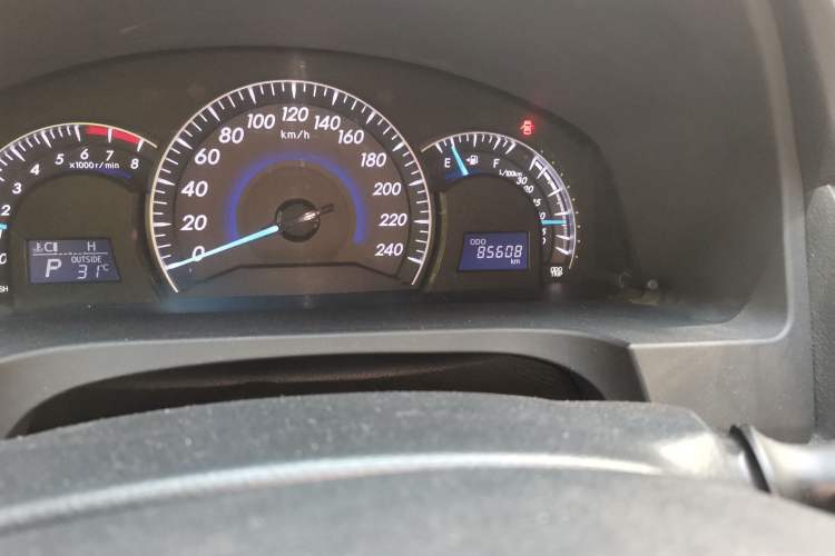 Used Toyota Camry 2013 2.0G Comfort Edition Odometer Close Up