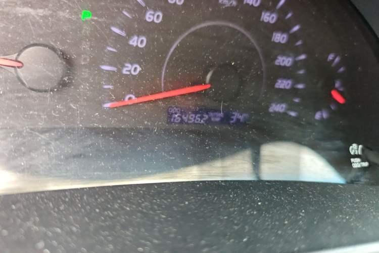 Used Toyota Camry 2013 200E Classic Elite Edition Odometer Close Up
