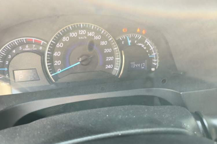 Used Toyota Camry 2013 2.0G Comfort Edition Odometer Close Up