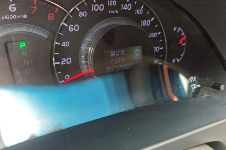 Used Toyota Camry 2013 200G Classic Luxury Edition Odometer Close Up