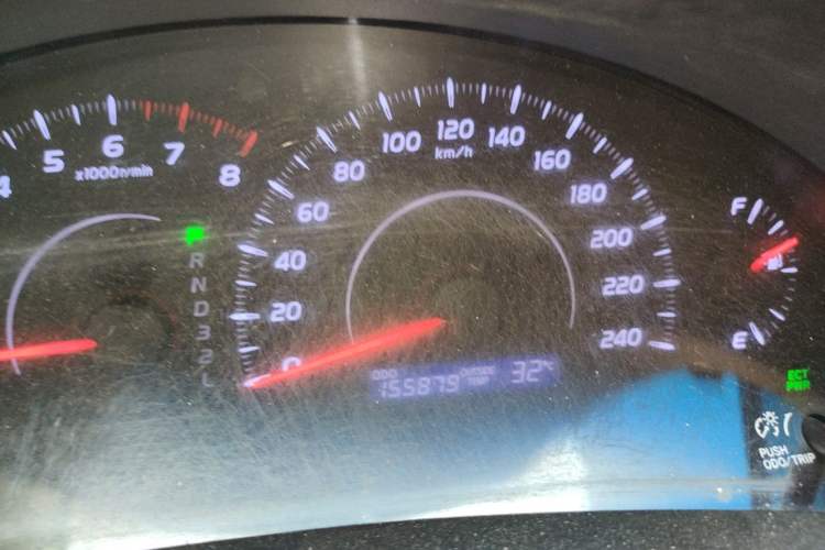 Used Toyota Camry 2013 200E Classic Elite Edition Odometer Close Up
