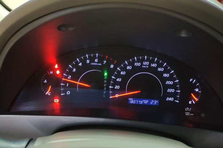 Used Toyota Camry 2013 200E Classic Elite Edition Odometer Close Up